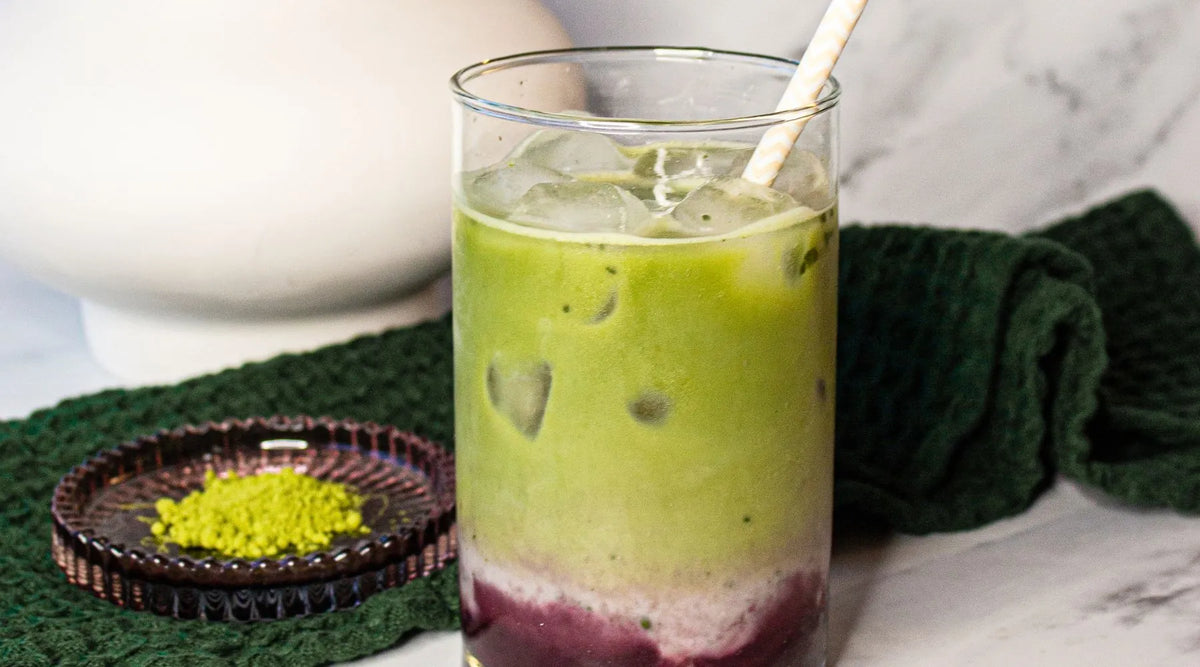 matcha latte à l'acai